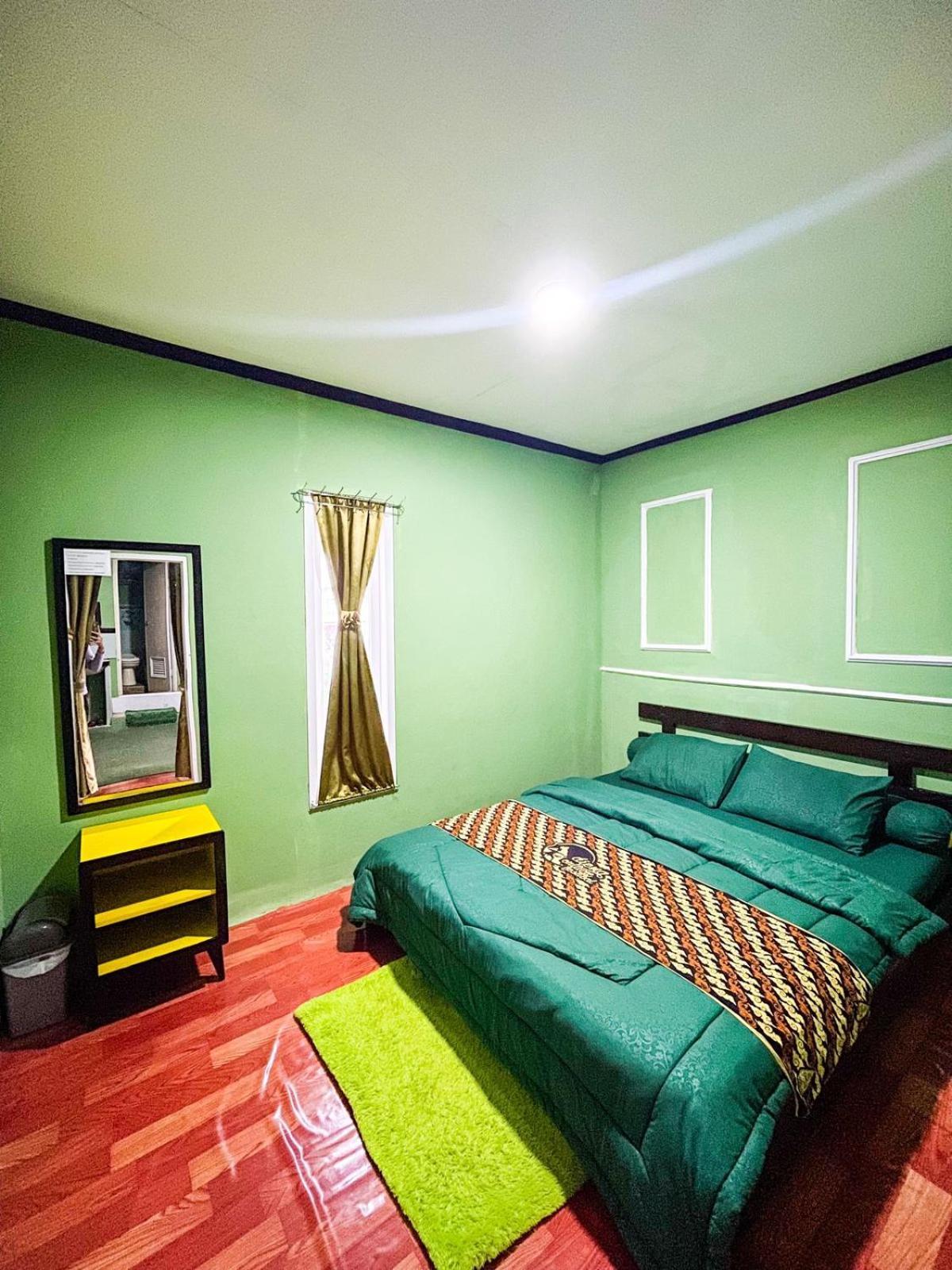 Green Savannah Homestay Syariah Diyeng Eksteriør billede